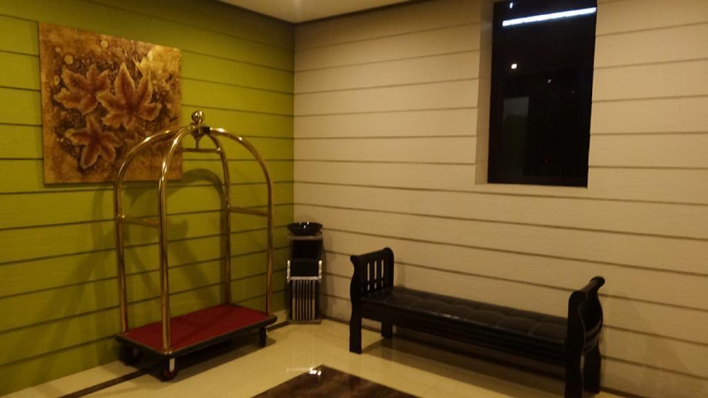 Herald Hotel Malacca Extérieur photo