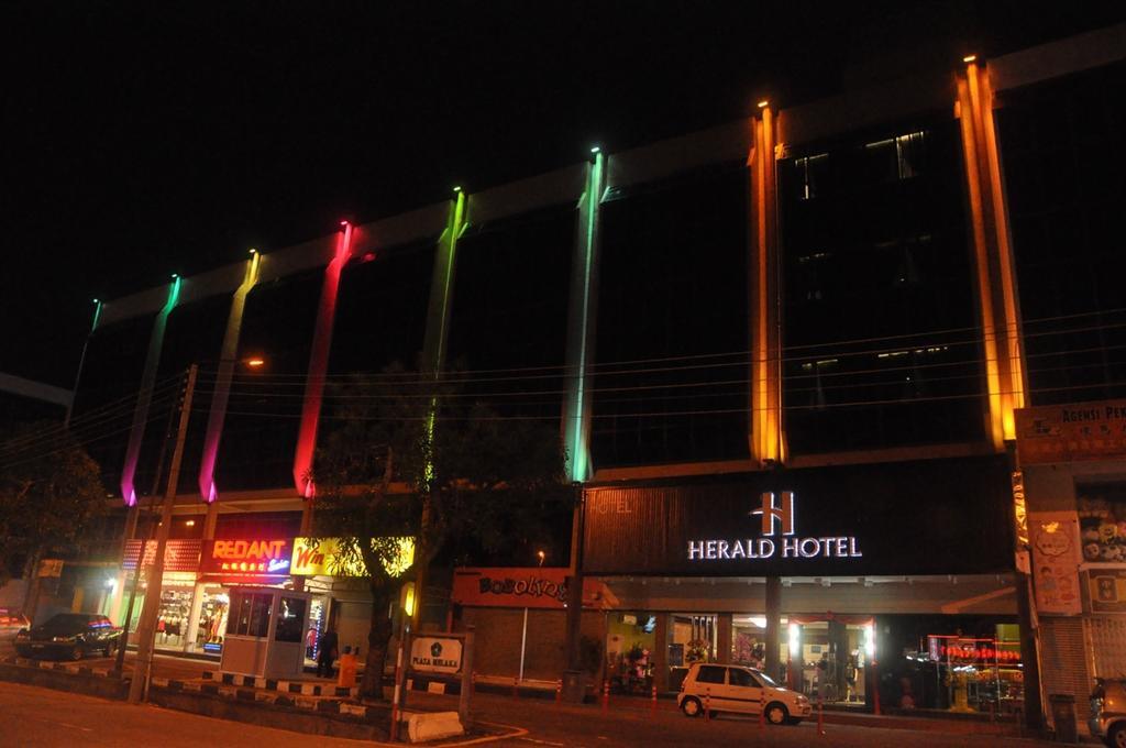 Herald Hotel Malacca Extérieur photo