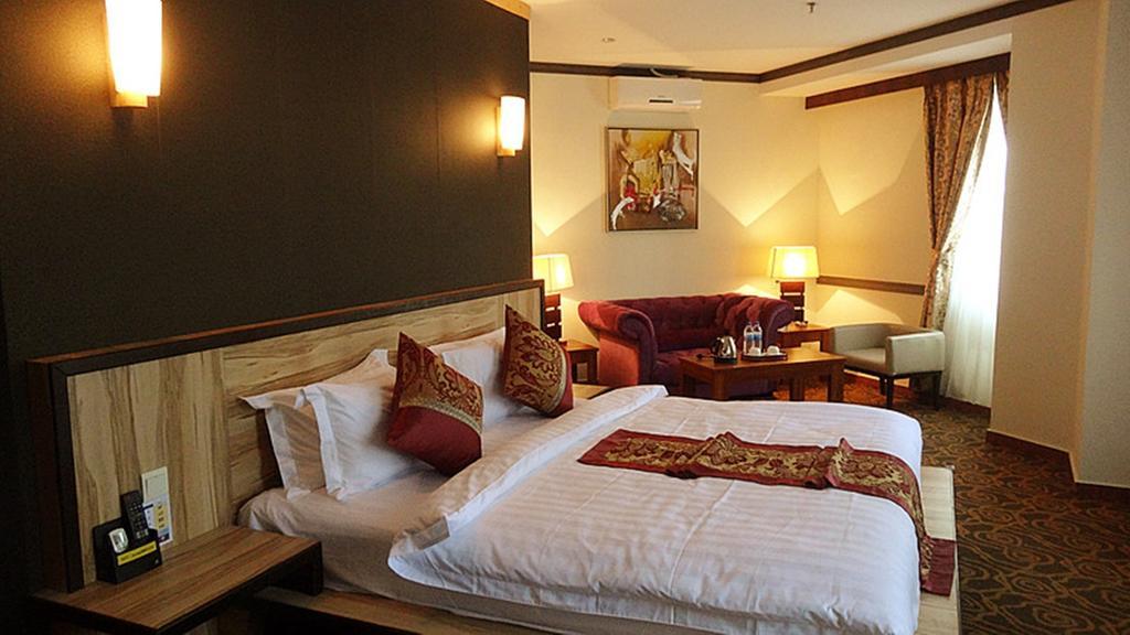 Herald Hotel Malacca Extérieur photo