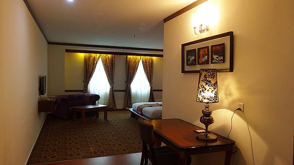 Herald Hotel Malacca Extérieur photo