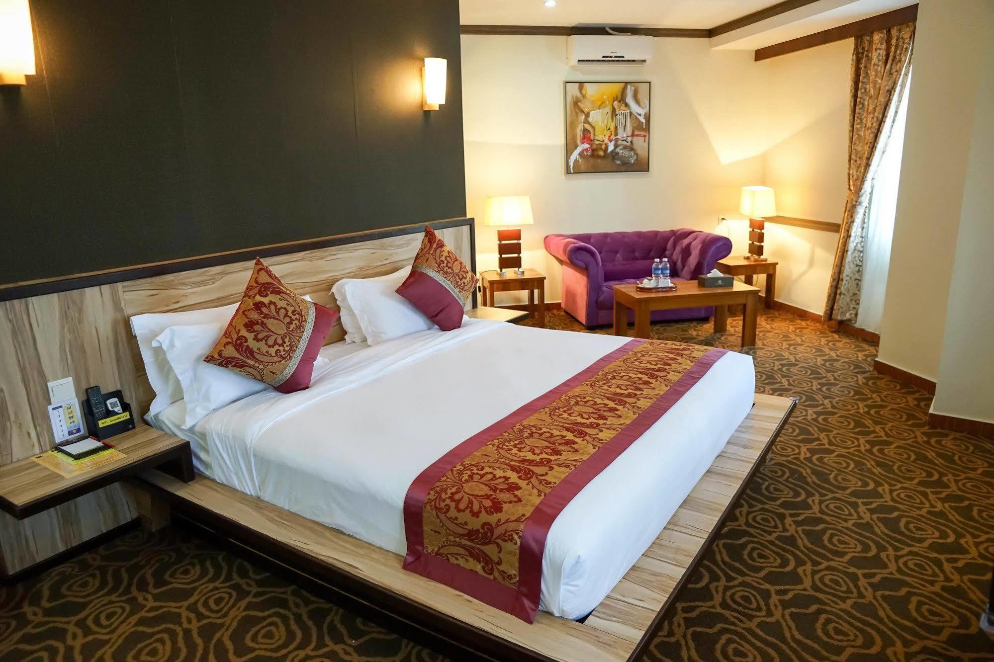 Herald Hotel Malacca Extérieur photo