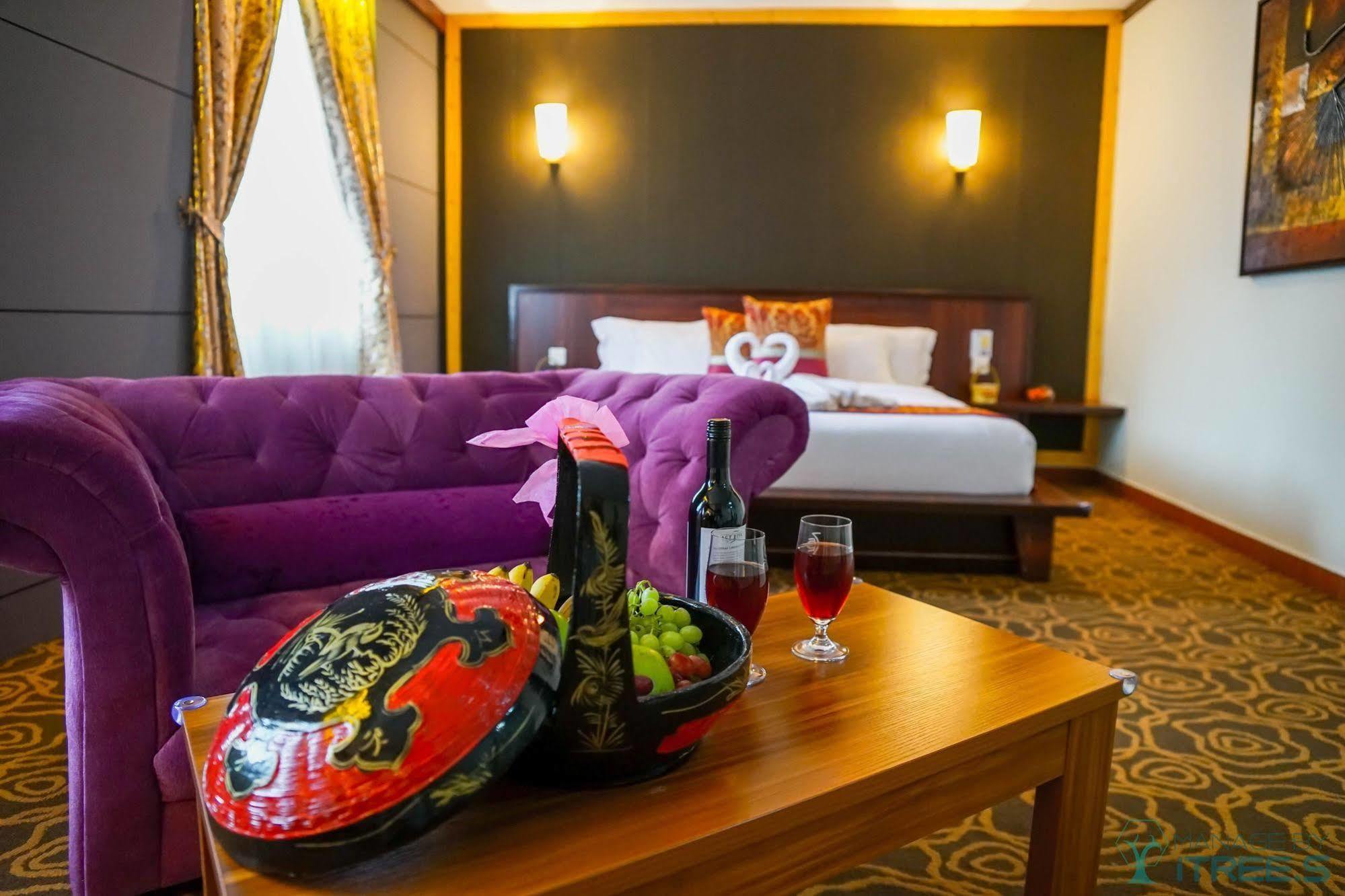 Herald Hotel Malacca Extérieur photo