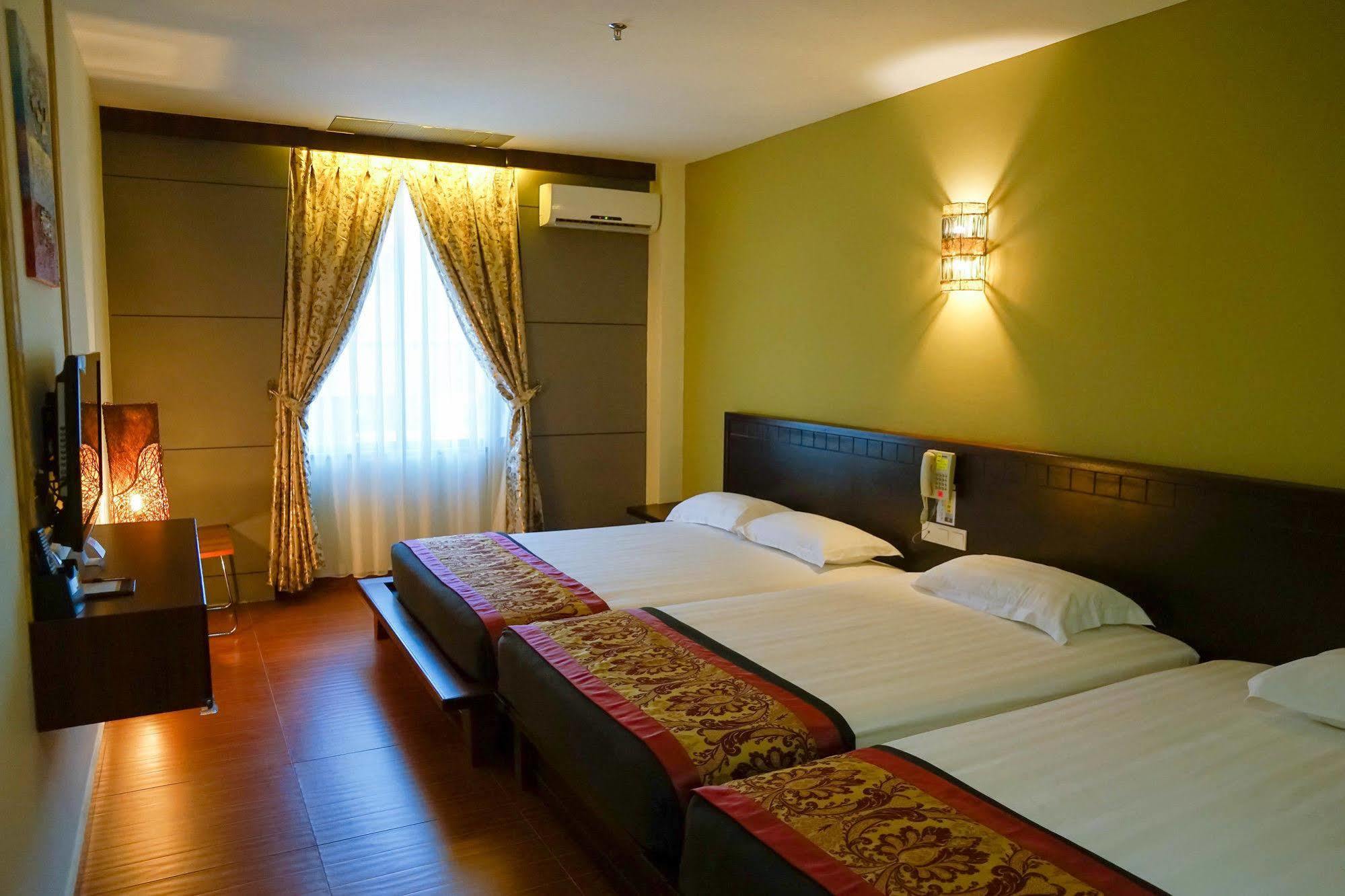 Herald Hotel Malacca Extérieur photo