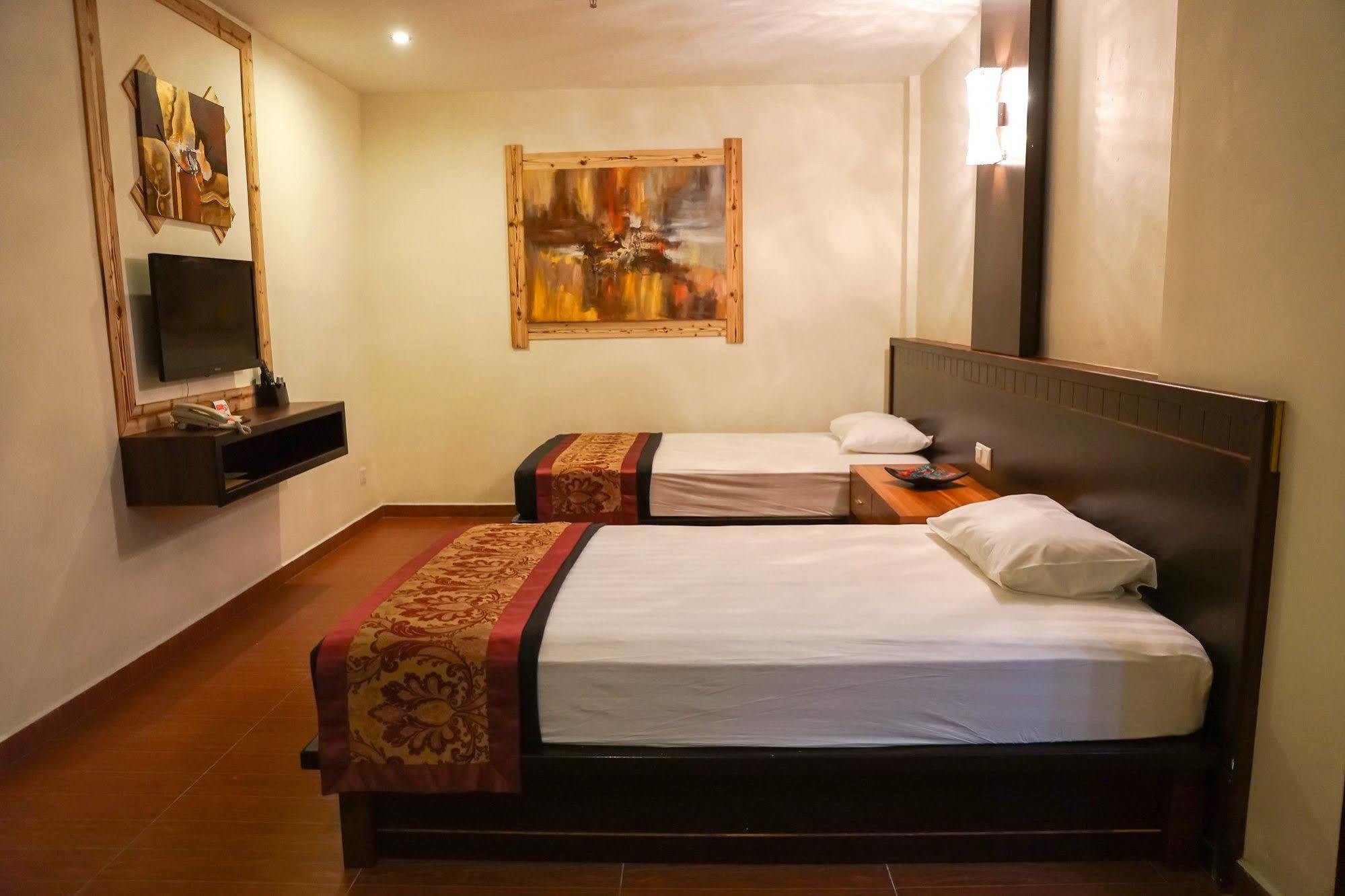 Herald Hotel Malacca Extérieur photo