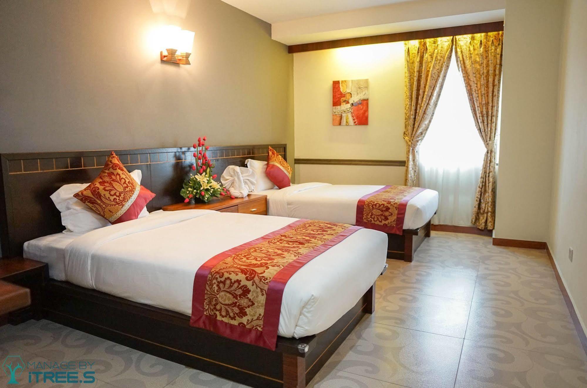 Herald Hotel Malacca Extérieur photo