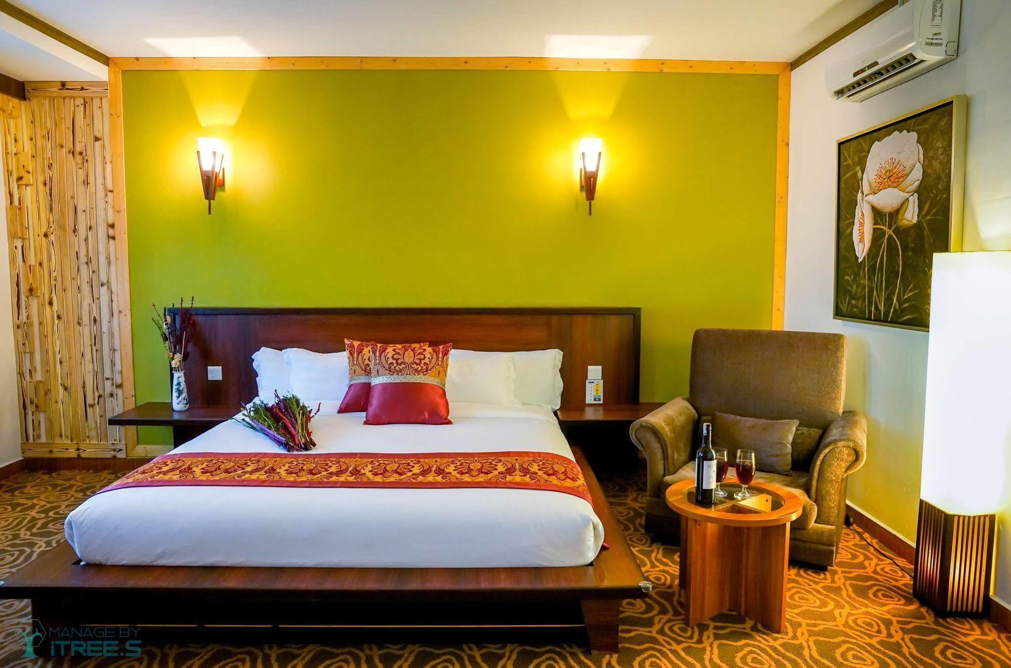 Herald Hotel Malacca Extérieur photo