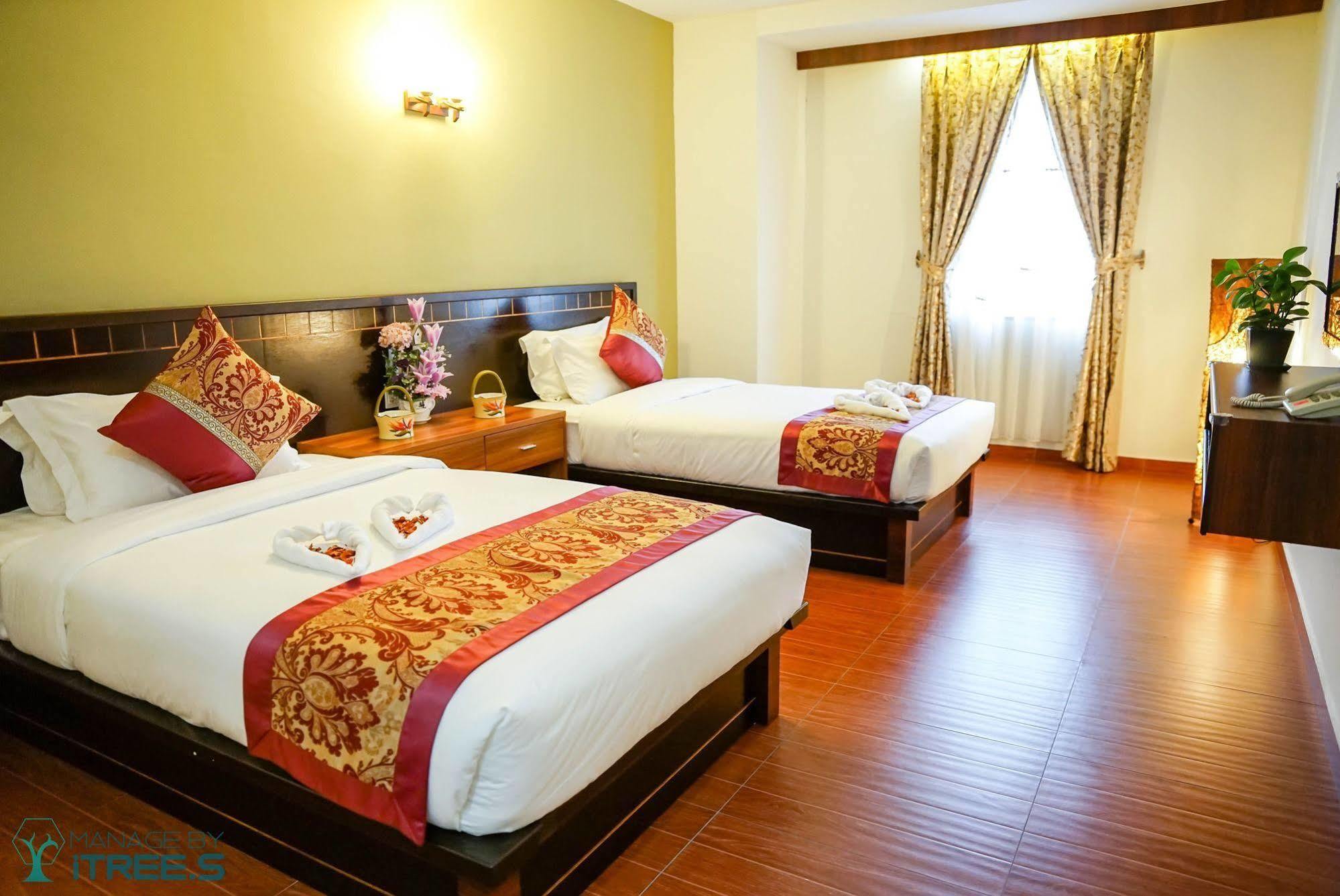 Herald Hotel Malacca Extérieur photo